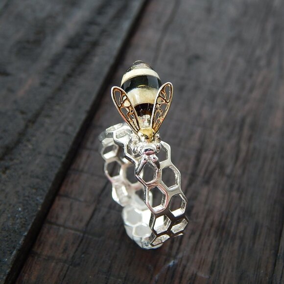 Natural Baltic Amber Bee and Honeycomb 14K Gold Plated Adjustable Ring - Picture 3 of 5